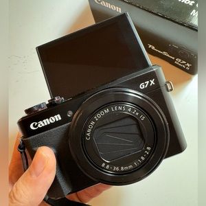 Canon Powershot G7X Mark II CREATOR CONTENT KIT *Mint condition*